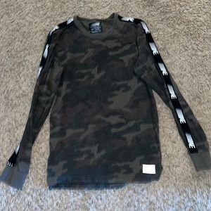American eagle long sleeve camo